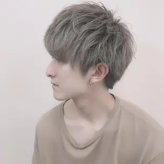 メンズ ハイトーン×レイヤー カットTAKUMIのヘアスタイル