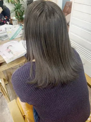 セミロング カラー 初めてでも失敗しない 透明感カラー　Miiのヘアスタイル