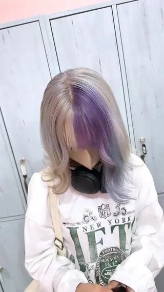 セミロング カラー ブリーチ特化🌈 MANATOのヘアスタイル