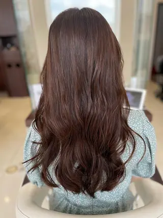 ロング カラー 絹川 琴美のヘアスタイル