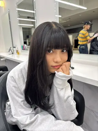 セミロング カラー 抜け感レイヤー︴ ニュアンスカラーのヘアスタイル