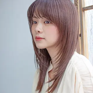 セミロング カラー 黒田 あゆかのヘアスタイル