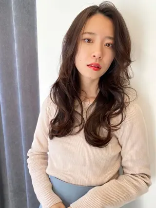 ロング newi銀座オオクラ ホユギのヘアスタイル