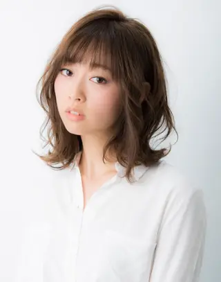 セミロング パーマ 趙 英来のヘアスタイル