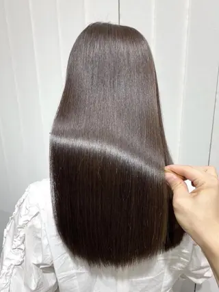 ロング Nene/ハイトーン インナーカラーのヘアスタイル