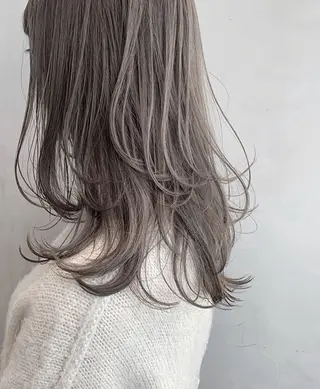 カラー クニサダ トウアのヘアスタイル