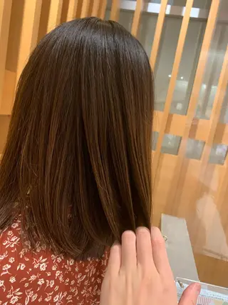 セミロング ARMONY秋山輝也 コテ巻き風パーマ特化のヘアスタイル