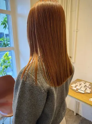 セミロング カラー シカナイ アリサのヘアスタイル