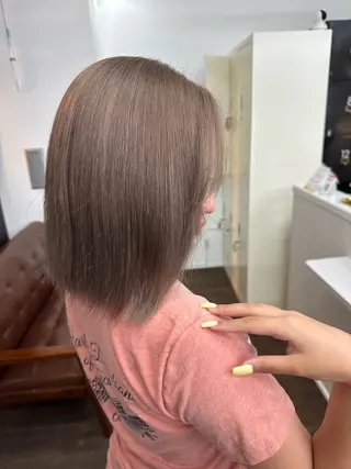 カラー Asami／名古屋／ ハイトーン／デザインのヘアスタイル