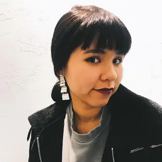 ロング カラー 💓パーマ，💗 レイヤーカットのヘアスタイル
