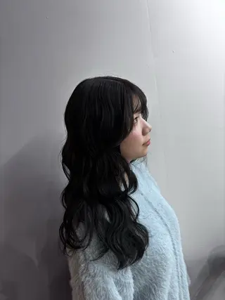 ロング カラー 楢本 莉子のヘアスタイル
