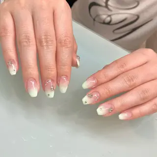 ネイル Ayaka 🧸☀️ 銀座/韓国ワンホンのネイルデザイン