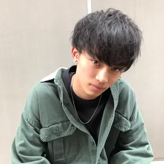ショート パーマ メンズ センターパート/毛 流れ/パーマ特化のヘアスタイル