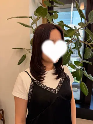 ミディアム おかの まひろのヘアスタイル