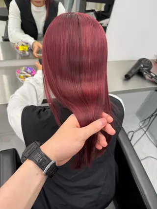 ロング カラー ユウキ/ハイトーン/ ブリーチカラーのヘアスタイル