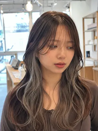 ロング カラー 松本 莉央のヘアスタイル