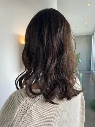 ミディアム おせ ちさとのヘアスタイル