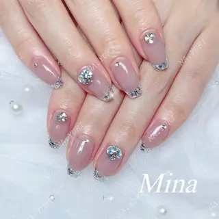 ネイル 🦋 Queenieのネイルデザイン