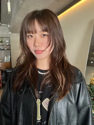 セミロング レイヤーカット\ウル フ　chinatsuのヘアスタイル