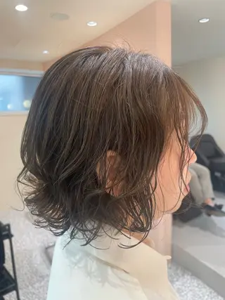 ショート 中村拓磨 明るい白髪染めのヘアスタイル