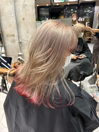 セミロング カラー KAEDE🌺Wカ ラー/ホワイトカラーのヘアスタイル