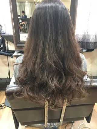 ロング カラー 髪質改善🩵艶髪 ストレート🩵山口のヘアスタイル