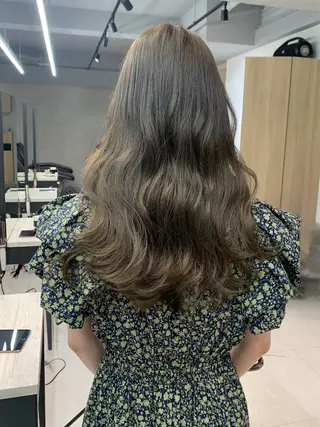 ロング カラー カサイ ミユのヘアスタイル