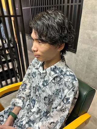 ミディアム パーマ メンズ 勝毛 広貴のヘアスタイル