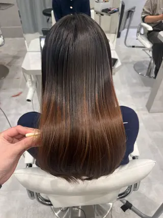 ロング SAKURA 顔まわり/髪質改善のヘアスタイル