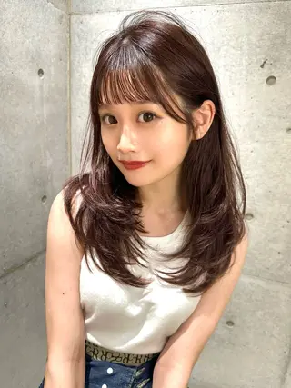 セミロング shion 透明感カラーのヘアスタイル