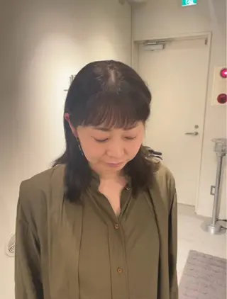 セミロング カラー tiel 小山莉々のヘアスタイル