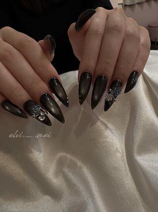 ネイル SALON ELVI ｜Meiのネイルデザイン