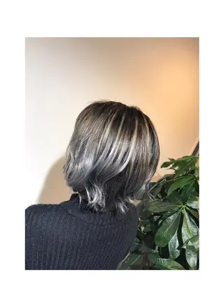 ショート カラー shi hoのヘアスタイル