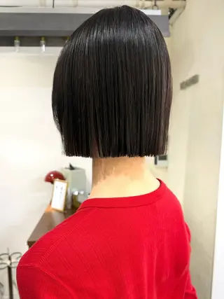ショート カラー 切りっぱなしボブ/ ストレート須藤優真のヘアスタイル