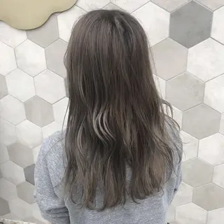 ロング カラー 藤岡 由起のヘアスタイル
