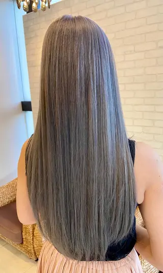 ロング 浅川 実行のヘアスタイル