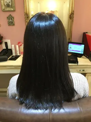 ミディアム カラー plaatje 義見のヘアスタイル
