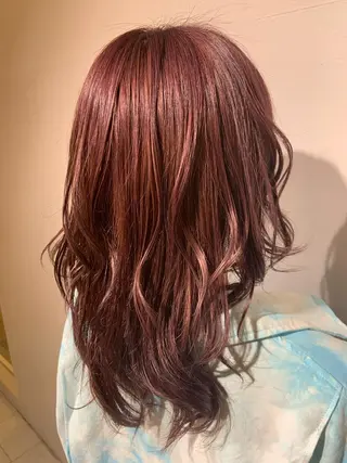 セミロング カラー パーマ ハイトーンカラー🤍 山下 優華のヘアスタイル