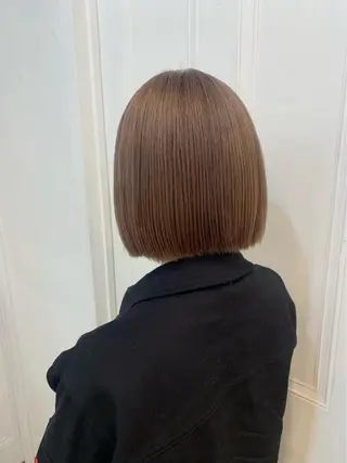 ショート カラー wakana/ 柔らかベージュカラーのヘアスタイル