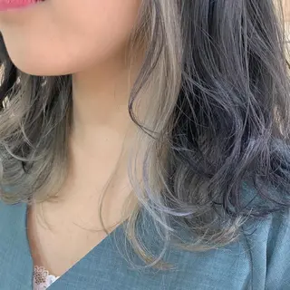ミディアム カラー TRENCH 相澤 果歩のヘアスタイル