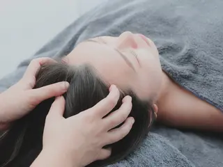 徳比嘉 朝子のヘアスタイル
