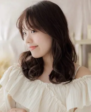 セミロング 松山 彩香のヘアスタイル
