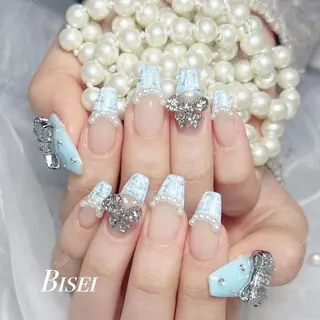 ネイル 🦋 Queenieのネイルデザイン