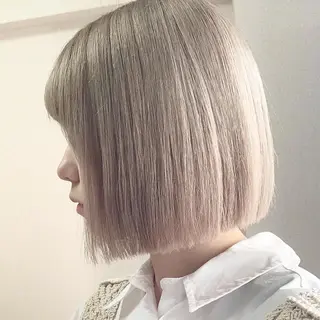 ショート ハイトーン🤍 古江 実夢のヘアスタイル