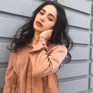 ロング 岸川 恭子のヘアスタイル