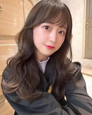 ロング 加藤 祐莉奈のヘアスタイル