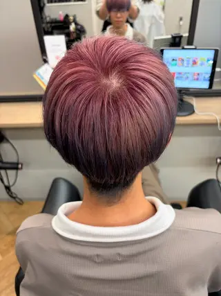 カラー メンズ ゆづき|ショートボブ |ブリーチカラーのヘアスタイル
