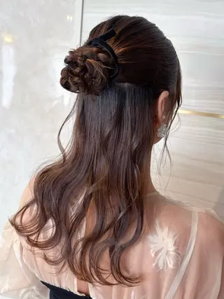 セミロング ヘアアレンジ 💜eluあやね💜 🫧カラー・縮毛矯正のヘアスタイル