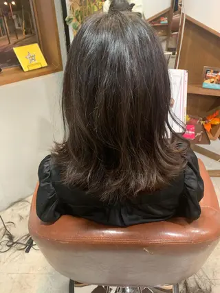 ミディアム 吉田 茉生のヘアスタイル