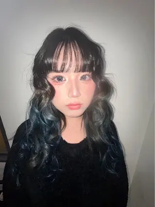 ロング カラー ヒマリ デザインカラーのヘアスタイル